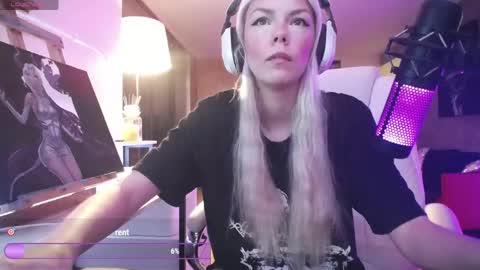 stage Kylie Sinner  brand CLITBAIT online show from April 20, 1:52 am