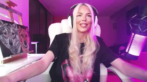 stage Kylie Sinner  brand CLITBAIT online show from October 23, 10:38 pm