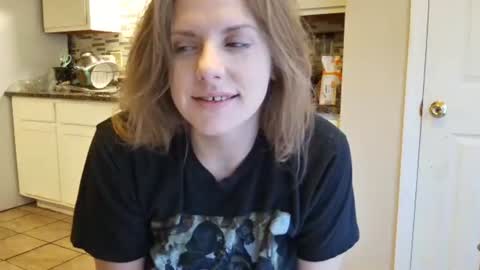 tinywithtiddies online show from October 21, 1:37 pm