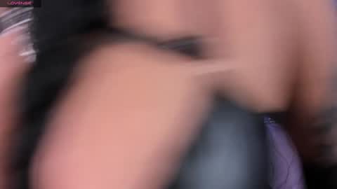   Independent model online show from March 3, 2:00 am