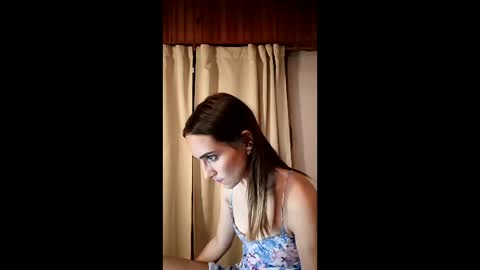 Flor online show from February 24, 2:11 am