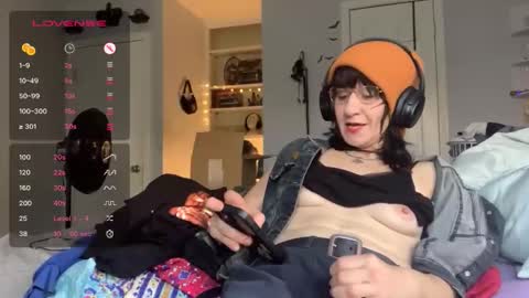 Snapshot of tomboy_titties chatting on October 14, 11:07 pm tomboy_titties online show from October 14, 11:07 pm