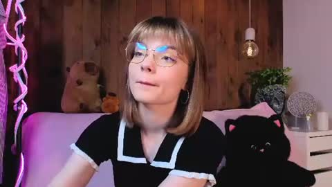 Melissa online show from June 19, 8:34 pm