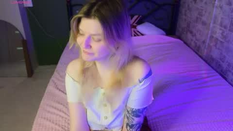 Tonya online show from May 31, 1:22 am