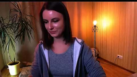 Elizabeth online show from October 4, 3:27 pm