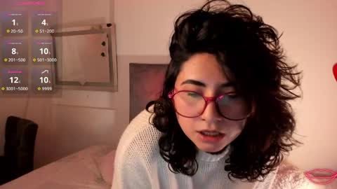 tori_just online show from April 10, 1:28 pm