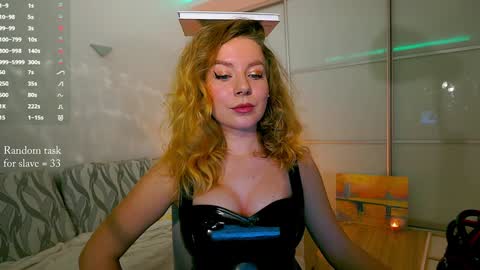 Snapshot of totally_spy chatting on December 7, 8:38 pm Madam Viktoria Vacation in Portugal 2811 - 0412 online show from December 7, 8:38 pm