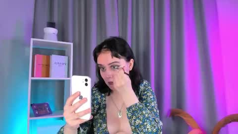 Call me Tracy online show from December 20, 2:10 pm