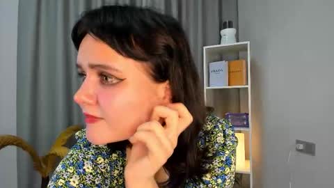 Call me Tracy online show from December 14, 8:03 pm