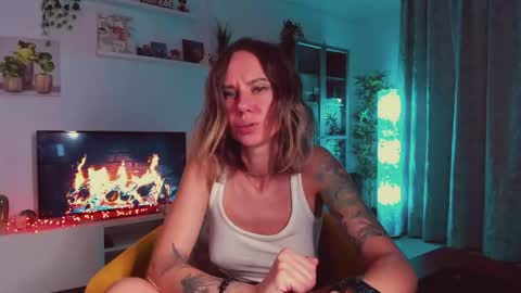 Hey my name is Kiri Kiri online show from June 1, 8:54 pm