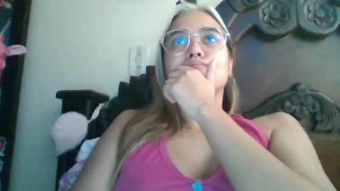 Snapshot of triana_bell chatting on January 24, 3:13 pm triana_bell online show from January 24, 3:13 pm