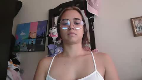 triana_bell online show from March 18, 5:29 pm