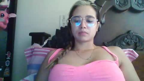 Snapshot of triana_bell chatting on February 4, 5:01 pm triana_bell online show from February 4, 5:01 pm