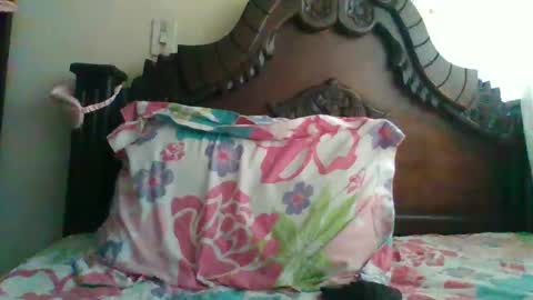 Snapshot of triana_bell chatting on December 12, 5:59 pm triana_bell online show from December 12, 5:59 pm