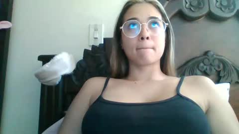 Snapshot of triana_bell chatting on January 13, 7:31 pm triana_bell online show from January 13, 7:31 pm