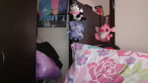 triana_bell online show from March 24, 5:51 pm