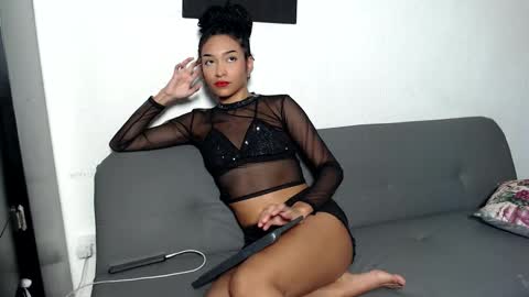 trixiandsuki online show from November 9, 10:49 pm