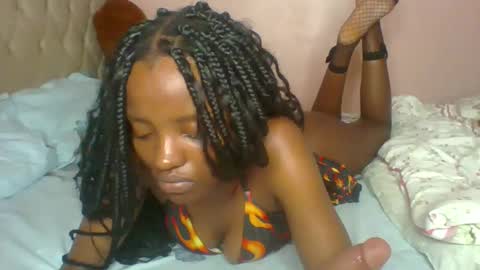 TRIXXI online show from December 22, 8:58 pm