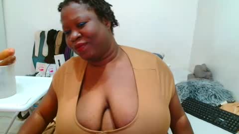 TrueBella30 online show from October 18, 8:28 am