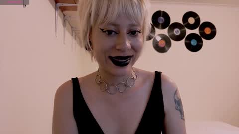 Cait online show from October 11, 8:55 pm