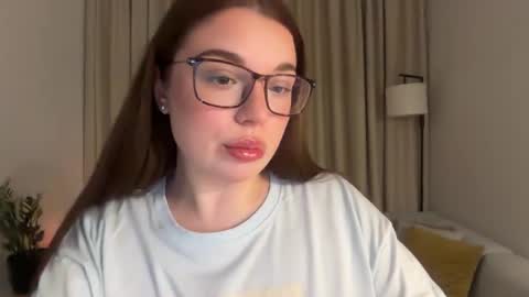 Ariana online show from April 3, 7:34 pm