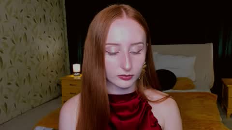 Snapshot of twilightserenade chatting on October 10, 8:14 pm twilightserenade online show from October 10, 8:14 pm