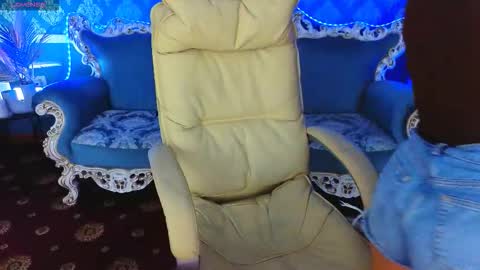 twix_ten online show from March 22, 8:42 am