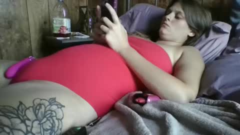 Snapshot of twizzler_twizzle chatting on October 5, 10:15 pm twizzler_twizzle online show from October 5, 10:15 pm