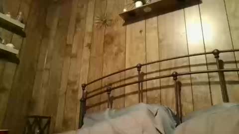 Snapshot of twizzler_twizzle chatting on October 13, 3:53 am twizzler_twizzle online show from October 13, 3:53 am