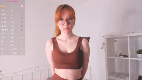 Snapshot of udelaborom chatting on March 2, 7:54 am Lili online show from March 2, 7:54 am