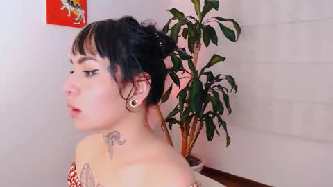 Snapshot of ulala_martina chatting on September 29, 1:00 am Martina online show from September 29, 1:00 am