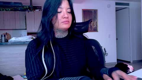 Franchesca  online show from December 4, 8:09 pm