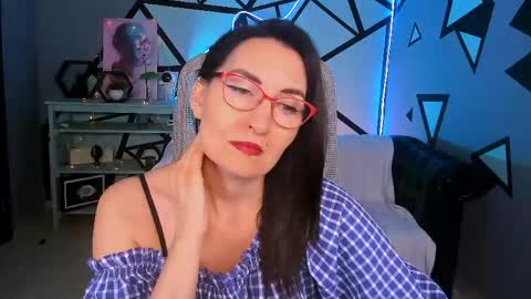 UnaTera online show from May 29, 6:11 am