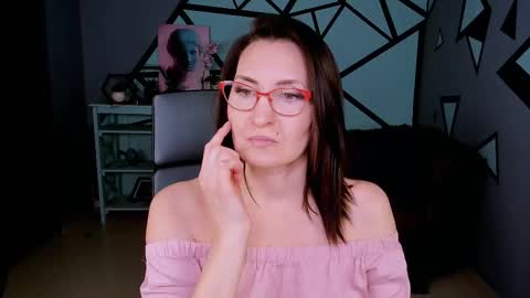 UnaTera online show from February 1, 9:08 am