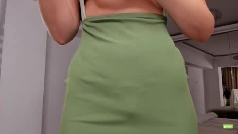 Silvia online show from April 2, 4:15 pm