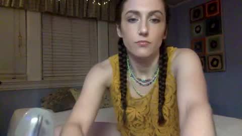Snapshot of unicornfairy55 chatting on September 27, 3:14 am Lola Moonstone online show from September 27, 3:14 am