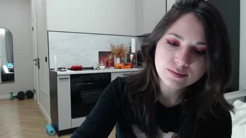 uninvited_raccoon online show from October 20, 12:02 am