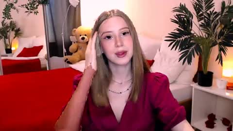 unreal_lady online show from June 26, 1:45 pm