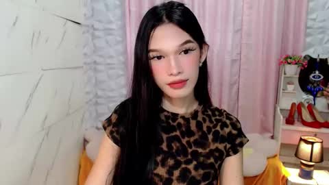 ur_asianbabexxx online show from December 2, 11:01 am