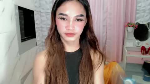 Kira Nicole online show from December 21, 7:56 am