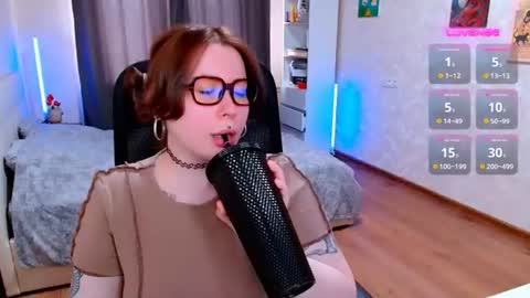 ur_geekgirl online show from June 26, 9:10 am