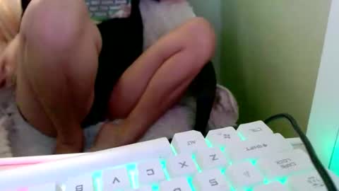 urasian_joy online show from November 18, 8:15 am