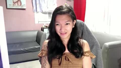 NEWRA  ALLISON online show from October 6, 5:51 pm