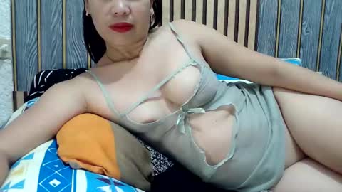 urhoneyasian online show from November 17, 9:04 pm