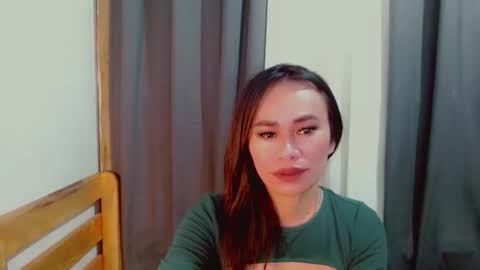 urlovely_che online show from December 17, 2:38 am