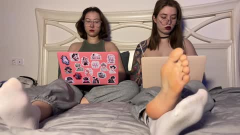 urmissalice online show from February 4, 6:49 pm