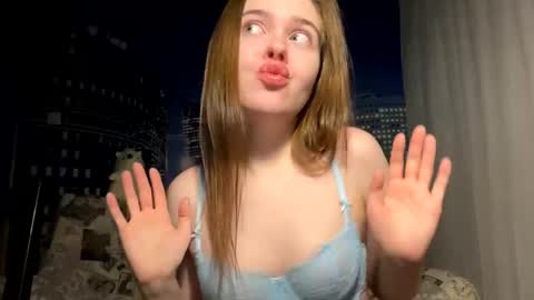 Hannah online show from February 17, 9:54 pm