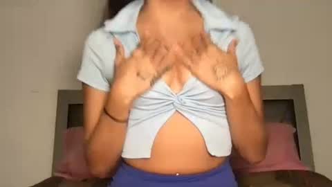 Snapshot of ursweetestlilly chatting on October 13, 4:04 am Lily online show from October 13, 4:04 am