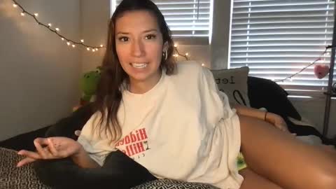 Snapshot of ursweetestlilly chatting on October 1, 3:06 pm Lily online show from October 1, 3:06 pm