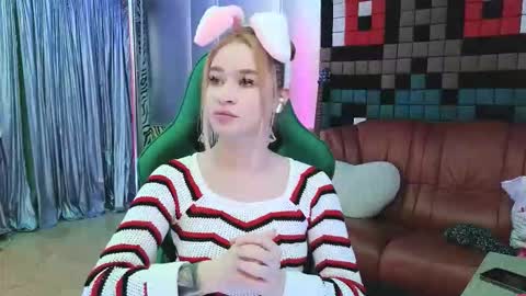 Leila online show from November 25, 4:36 am